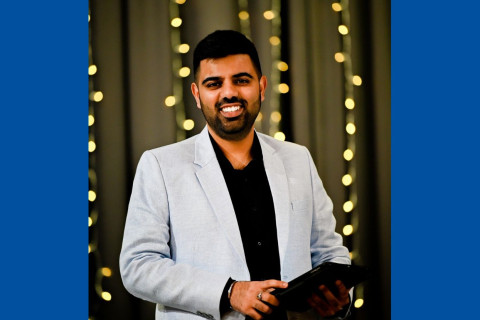 Graduate makes public proposal 