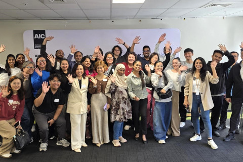 Alumni mentor students at coffee connect event