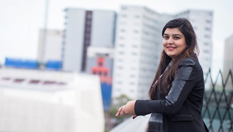 3164-devina-bhola